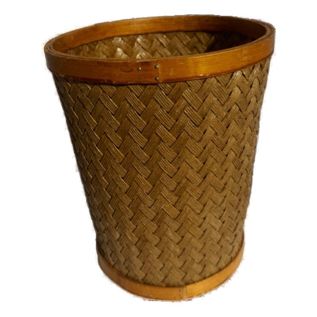 Late 20th Century Americana Folk Natural Woven Rush and Maple Wastebasket For Sale