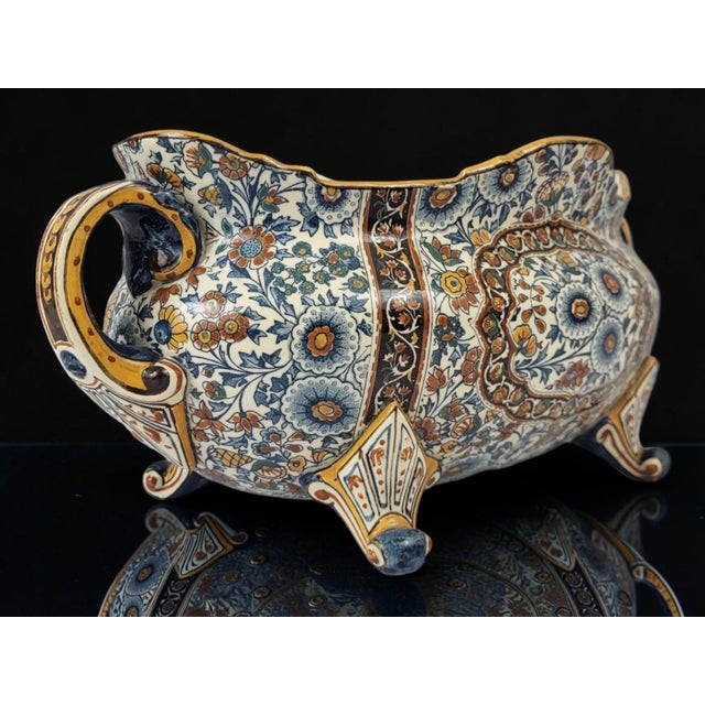 Earthenware Planter from Gien, 19th Century For Sale - Image 3 of 11
