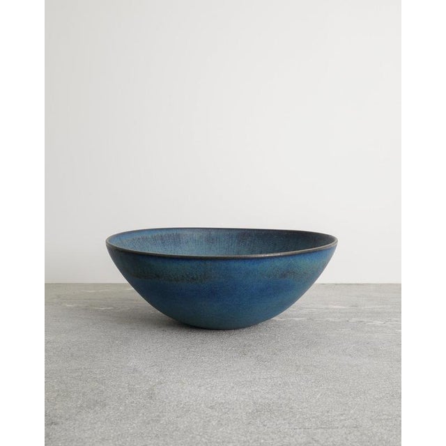 Large Swedish Mid-Century Blue Ceramic Bowl by Stig Lindberg, 1960s For Sale - Image 3 of 8