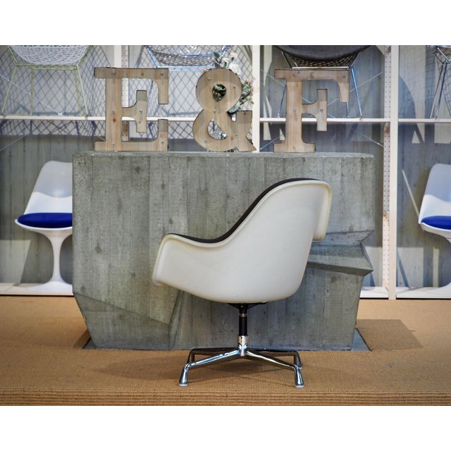 Vitra EC178 Swivel Arm Chair in Hopsack Brown by Charles & Ray Eames for Herman Miller, 1970s, Set of 5 For Sale - Image 4 of 18