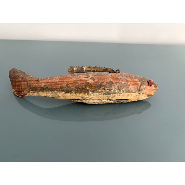 Folk Art Group of Vintage Fish Decoys- Set of 4 For Sale - Image 4 of 10