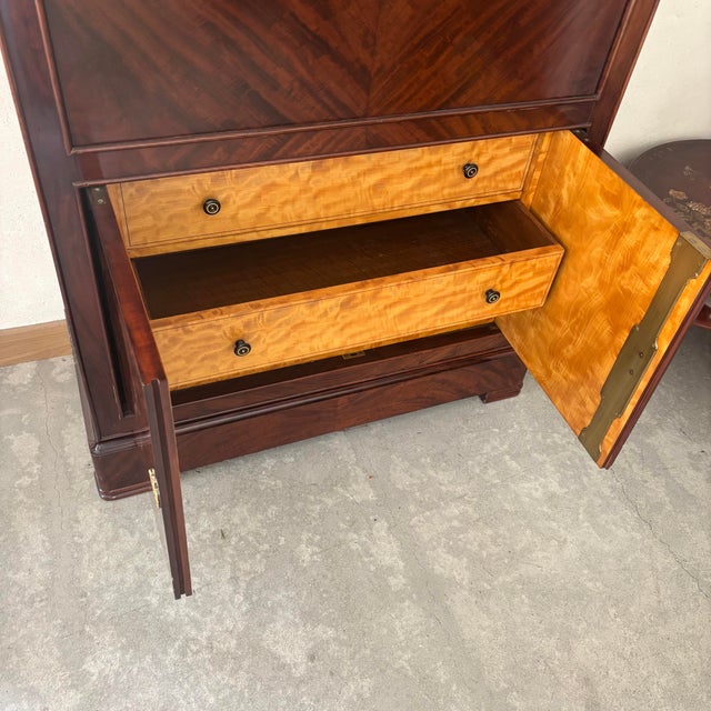 19th Century Charles X Secretary Desk in Mahogany and Maple with a Marble Top For Sale - Image 3 of 10
