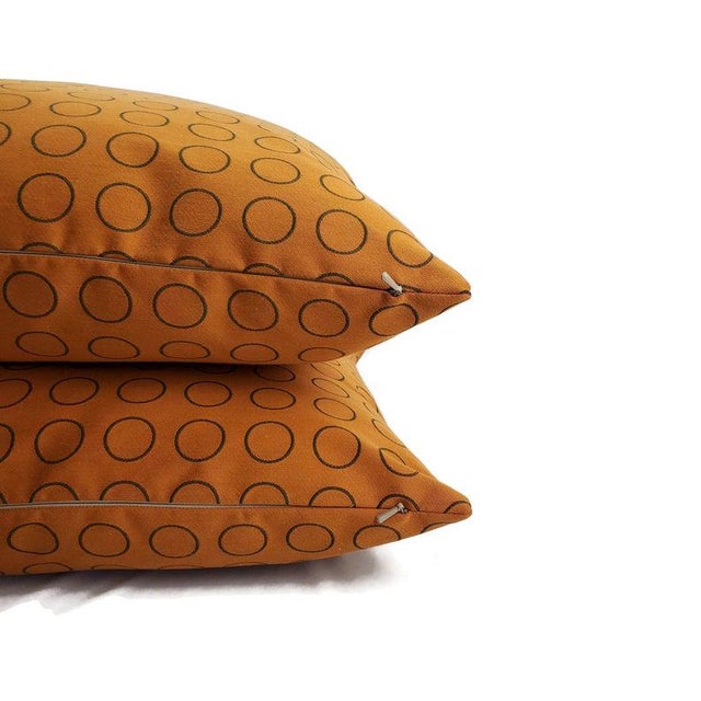 2010s Hella Jongerius for Maharam Repeat Dot Ring in Sienna Pillow Cover - 18.5" X 18.5" Rust Circle Ring Pattern Cushion Case For Sale - Image 5 of 6