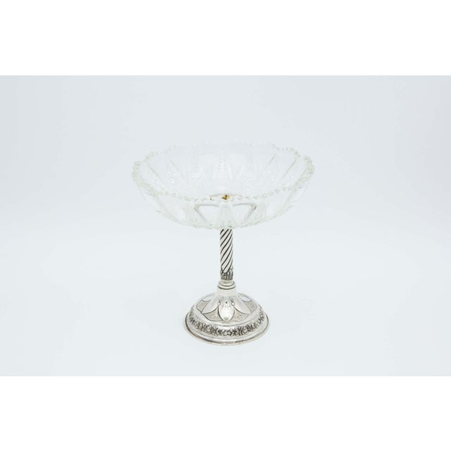 Fruit Bowl Centerpiece in Cut Glass For Sale - Image 5 of 5