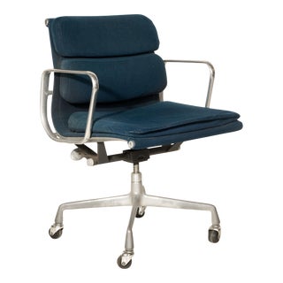1980s Herman Miller Eames Soft Pad Management Chair For Sale