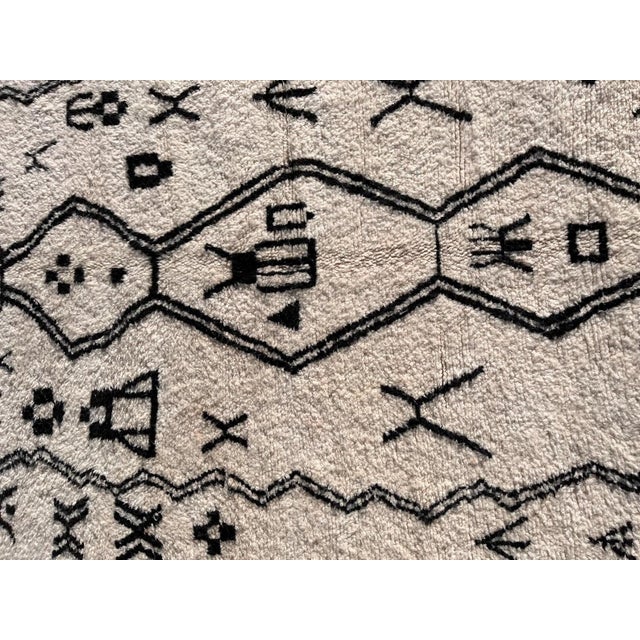 Contemporary Black and White For Sale - Image 10 of 10