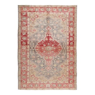 Soft Toned Tribal Anatolian Rug With Medallion – Vintage Elegance From Central Anatolia - 4' 2'' X 6' 2'' For Sale