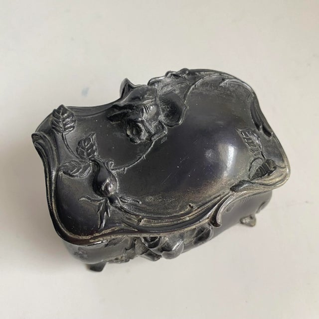 1940s Art Nouveau Style Petite Jewelry Box Silver Plated Rose Motif For Sale - Image 5 of 9
