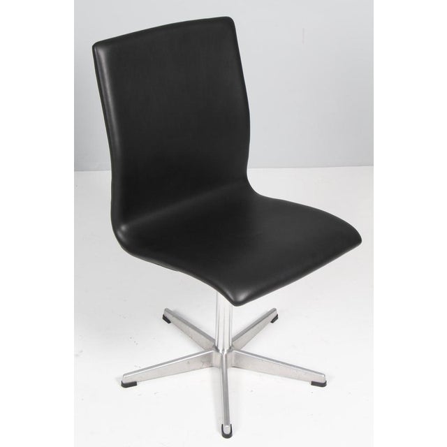 Oxford Chair by Arne Jacobsen, 1990s For Sale - Image 3 of 8