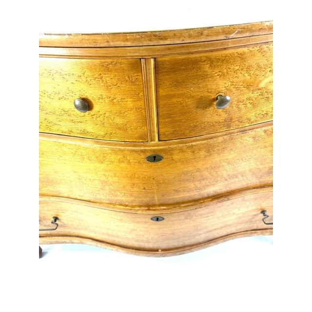 Wood Antique Late Victorian Birdseye Maple Serpentine Front Chest of Drawers For Sale - Image 7 of 10