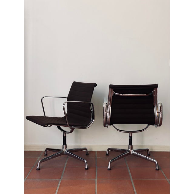 EA108 Aluminium Swivel Chair by Charles and Ray Eames for Vitra, 1990s, Set of 2 For Sale - Image 6 of 18