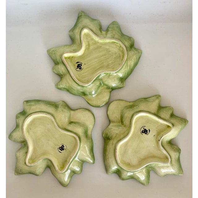 Vintage Portuguese Faiancas Neto & Gomes Hand-Painted Majolica Leaf Canapé Plates- Set of 3 For Sale In San Antonio - Image 6 of 12