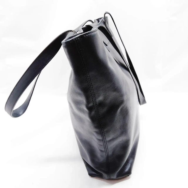 Animal Skin Late 1990s Excellent Condition Chanel Smooth Black Leather Tote Bag For Sale - Image 7 of 15