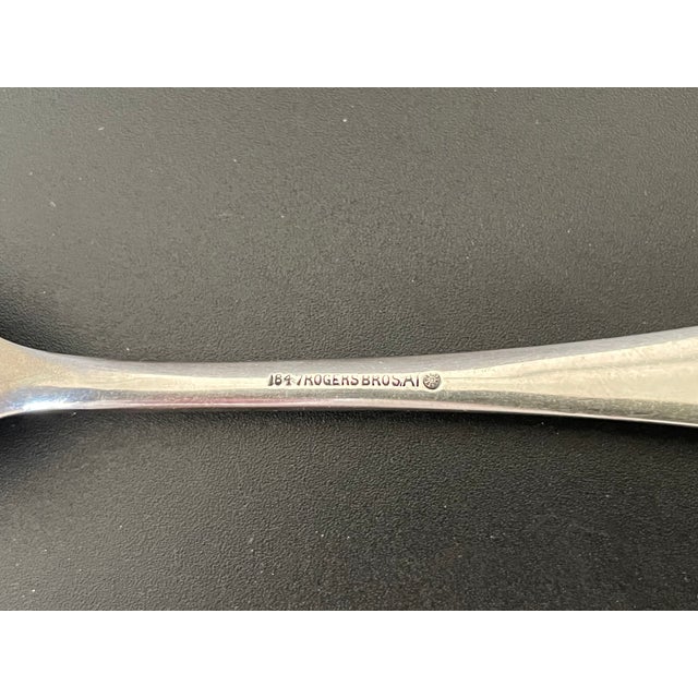 Mid 19th Century 1847 Rogers Bros. A1 Shell 1860 Silverplate Sugar Shell Spoon For Sale - Image 5 of 7