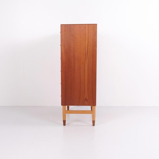 Teak and Oak Chest of Drawers by Poul M. Volther for Munch Møbler, 1960 For Sale - Image 11 of 12