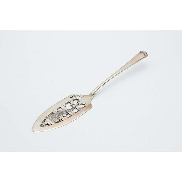 Scalloped Silver Spatula for Serving Fish For Sale - Image 4 of 4