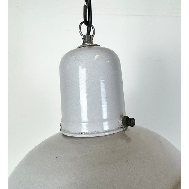 Mid-Century Modern Industrial Grey Enamel Factory Pendant Lamp, 1960s For Sale - Image 3 of 18