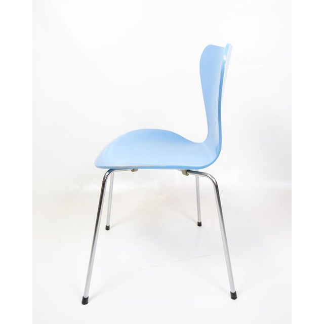 1980s Dining Table Chairs Model 3107 in Light Blue by Arne Jacobsen for Fritz Hansen, 1980s, Set of 5 For Sale - Image 5 of 9