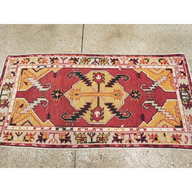 Textile Mid-20th Century Handmade Turkish Oushak Throw Rug For Sale - Image 7 of 9