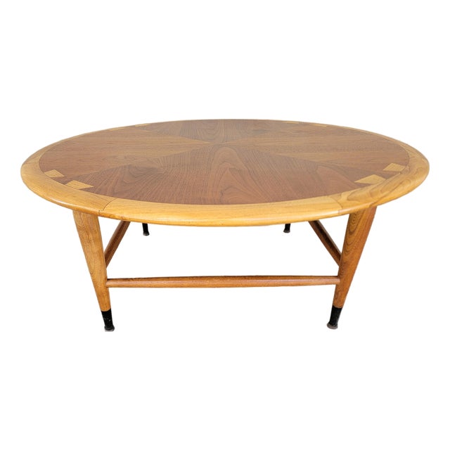 Lane Acclaim Round Coffee Table With Dovetail Detail For Sale