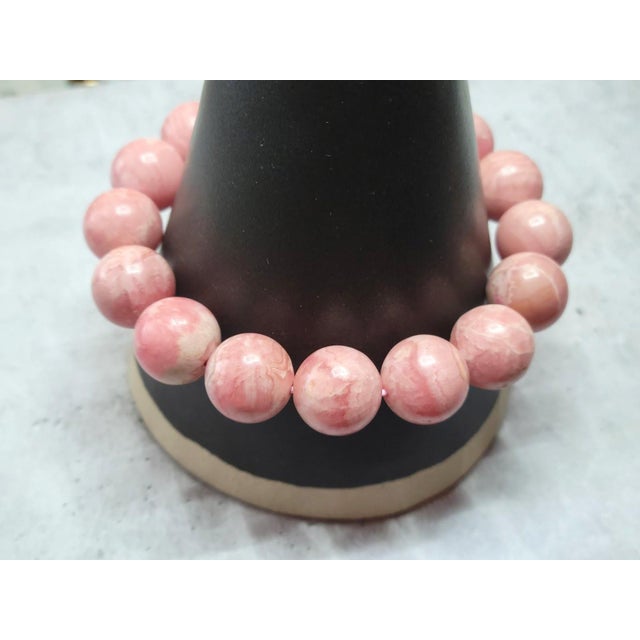 2020s Natural Rose Rhodochrosite Stretch Beaded Bracelet With Pink Matrix, 9" Long For Sale - Image 5 of 9