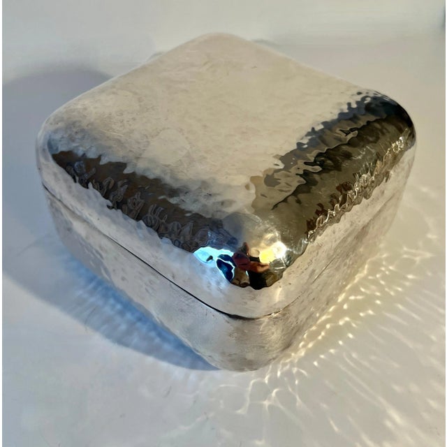 Mid-Century Modern Silver Plate Hand Hammered Lidded Box with Rounded Corners For Sale - Image 3 of 6