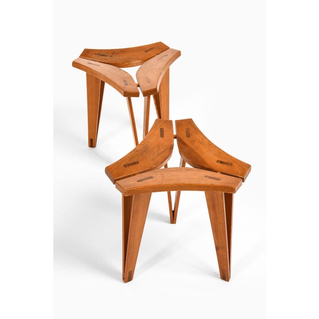 Set of Stools in Oregon Pine by Edvard Wilberg, 1955 For Sale - Image 3 of 14