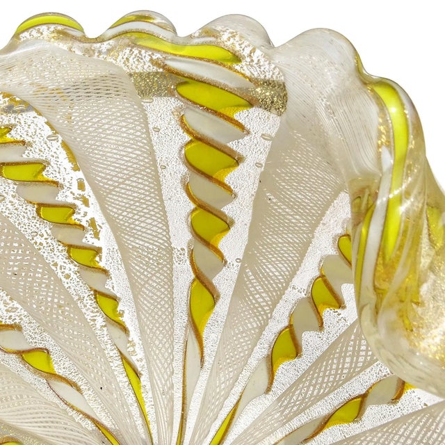 Murano Murano Fratelli Toso Yellow White Twisting Ribbons Gold Flecks Vintage Italian Art Glass Decorative Bowl For Sale - Image 4 of 9