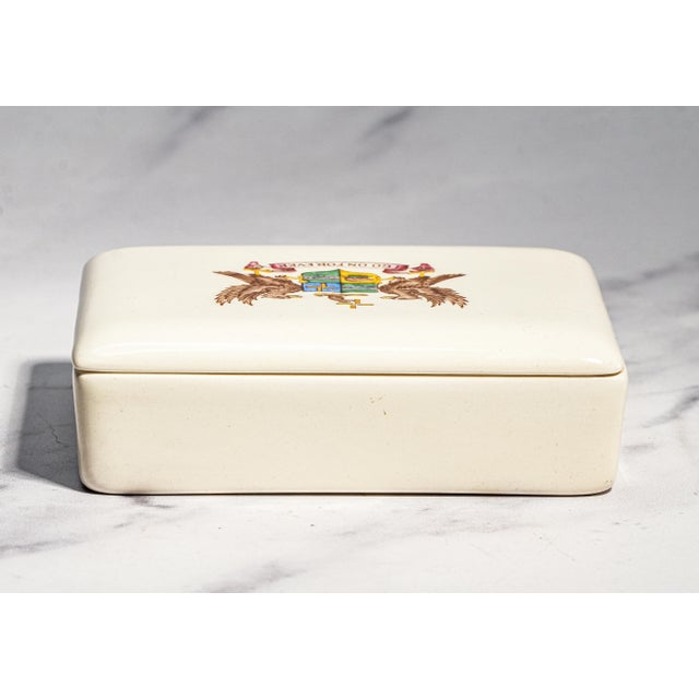 Wonderful Wedgwood Creamware Antique Hand Painted Armorial Coat of Arms English Ceramic Jewelry Trinket Desk Keepsake Box For Sale - Image 16 of 16