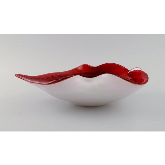 1960s Large Mouth-Blown Art Glass Leaf-Shaped Murano Bowl with Wavy Edges, 1960s For Sale - Image 5 of 7