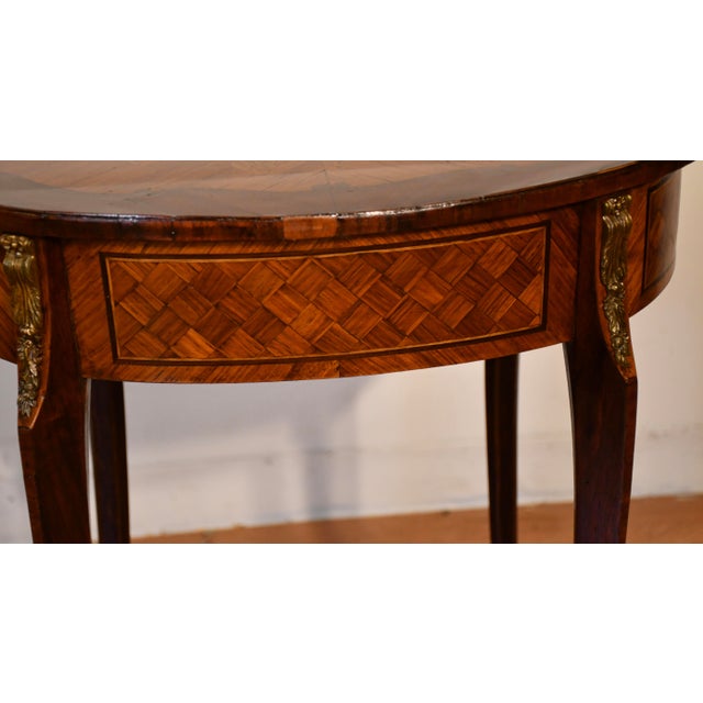 1900s Antique French Louis XV Walnut & Satinwood Inlay Side / End Table France For Sale - Image 13 of 17