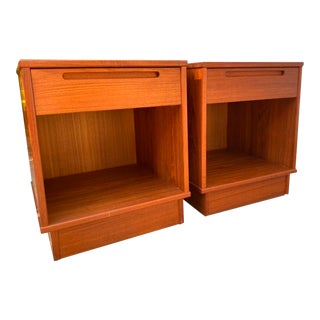 Vintage 1960s Pair of Danish Modern Teak Nightstands Designed by Arenkiel for Tørring Møbelfabrik, Denmark For Sale