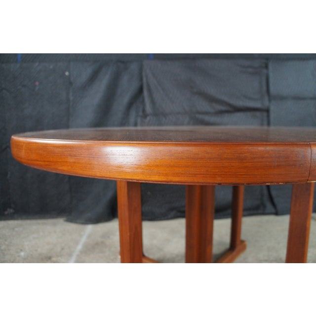 1980s 1980s Otmar Danish Scandinavian Modern Teak Round Extendable Dining Table MCM For Sale - Image 5 of 13