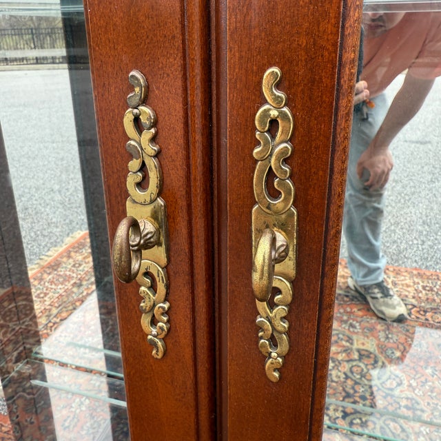 Wood 1990s Philip Reinisch Federal Style Carved Cherry Mirrored Curio or Display Cabinet For Sale - Image 7 of 15