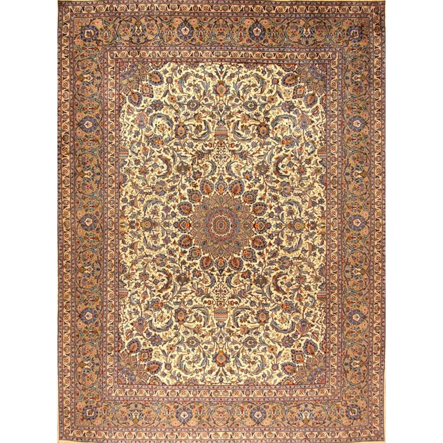 Middle Eastern Rug in Wool For Sale - Image 9 of 9