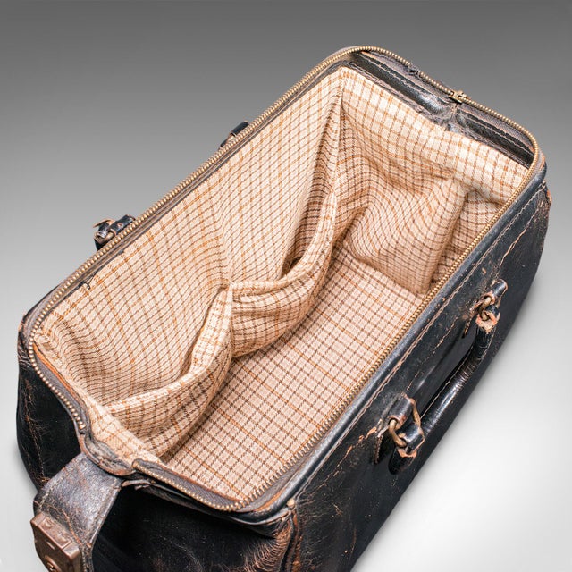 Antique Railway Director's Gladstone Bag, English Leather Portmanteau, Gwr, 1920 For Sale - Image 9 of 12