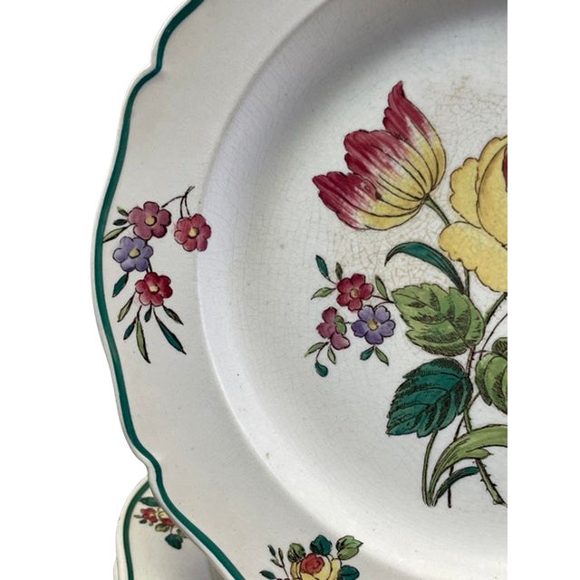 Early 20th Century Vintage Wedgwood Etruria English Floral Creamware Salad Plates With Scalloped Green Rims — Set of Four For Sale - Image 5 of 18