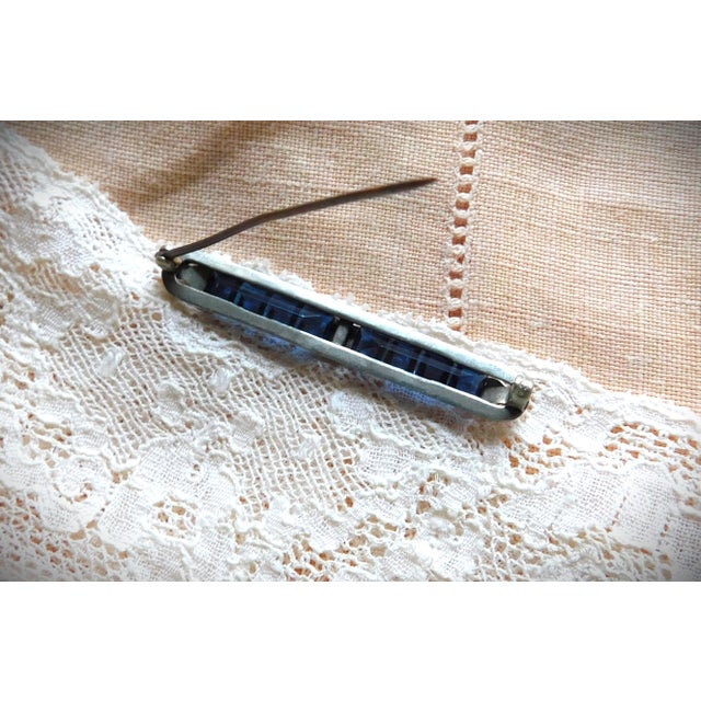 Blue Square Cut Art Deco Stone Bar Pin, Seed Pearl, Silver For Sale - Image 9 of 12