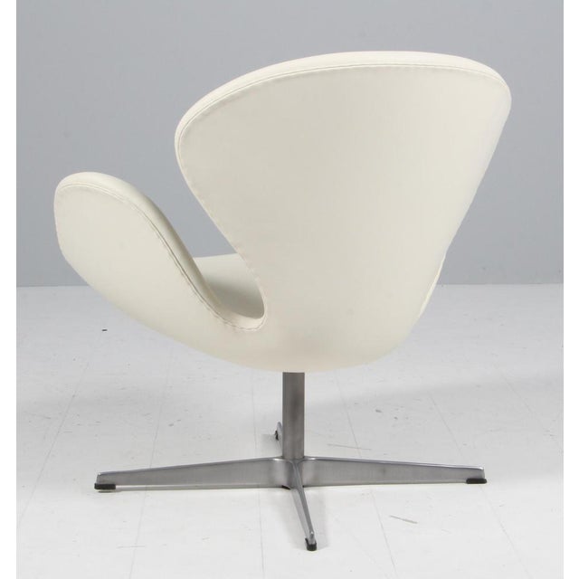 Animal Skin Swan Chair attributed to Arne Jacobsen for Fritz Hansen For Sale - Image 7 of 8