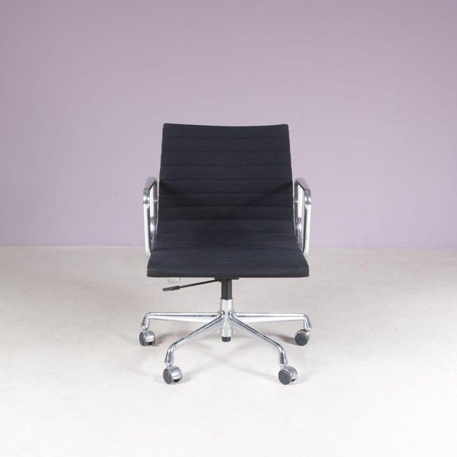 Model EA118 Desk Chair with Chrome Base, Black Hopsack Upholstery and Aluminium Armrests by Charles & Ray Eames for Vitra, Germany, 2000s For Sale - Image 15 of 15