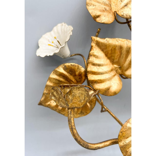 Florentine Vintage Italian Gilt Tole Floral Wall Sconces, Pair With White Trumpet Flowers – Hollywood Regency / Italian Provincial For Sale - Image 4 of 15