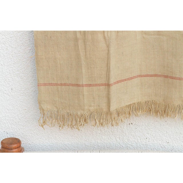 The purest expression of the material itself. These throws are crafted from Undyed or Lightly Tinted Eri Silk, celebrating...