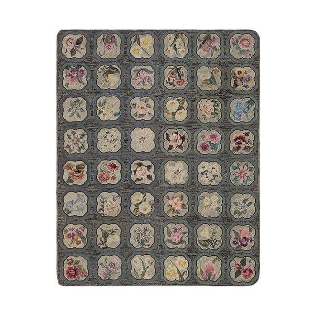 1930s Gray Roses Folk Art Antique American Hooked Rug 5'10" X 7'6" Woven Cotton Carpet For Sale