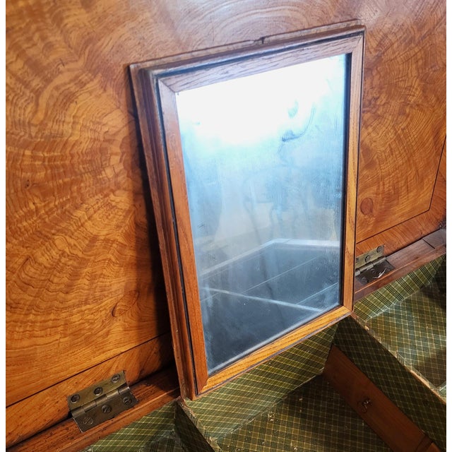 Early 19th C Continental Walnut Lift Top Lady’s Desk Vanity Table For Sale - Image 17 of 18