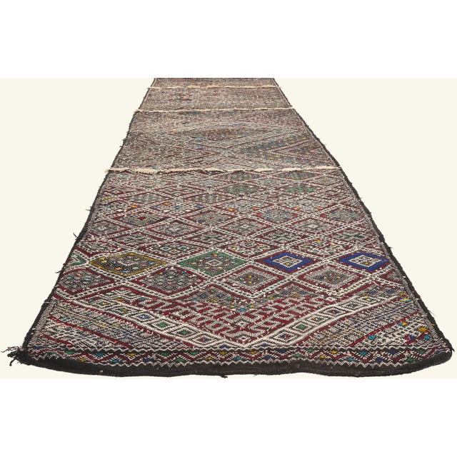 Berber Tribes of Morocco Vintage Zemmour Moroccan Kilim Rug, 03'10 X 23'01 For Sale - Image 4 of 11