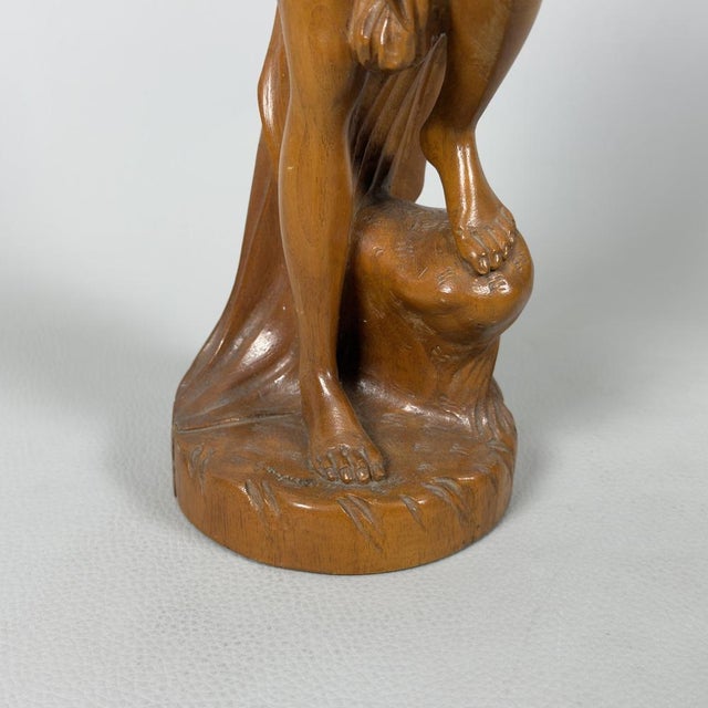 Brown Vintage Bathing Venus in Hand-Carved Wood, 1960s For Sale - Image 8 of 14