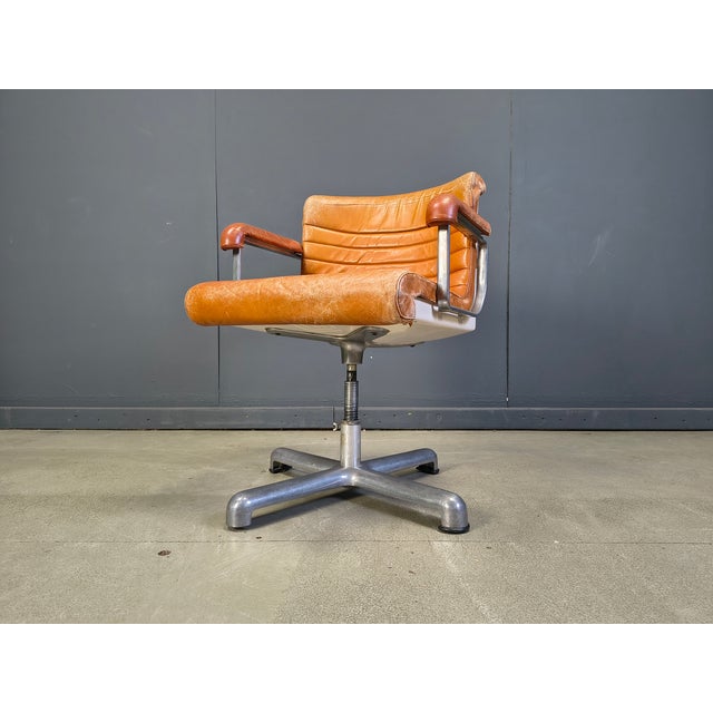 Italian Modern Steel and Leather Office Chair by Ettore Sottsass for Poltronova, 1970 For Sale - Image 6 of 12