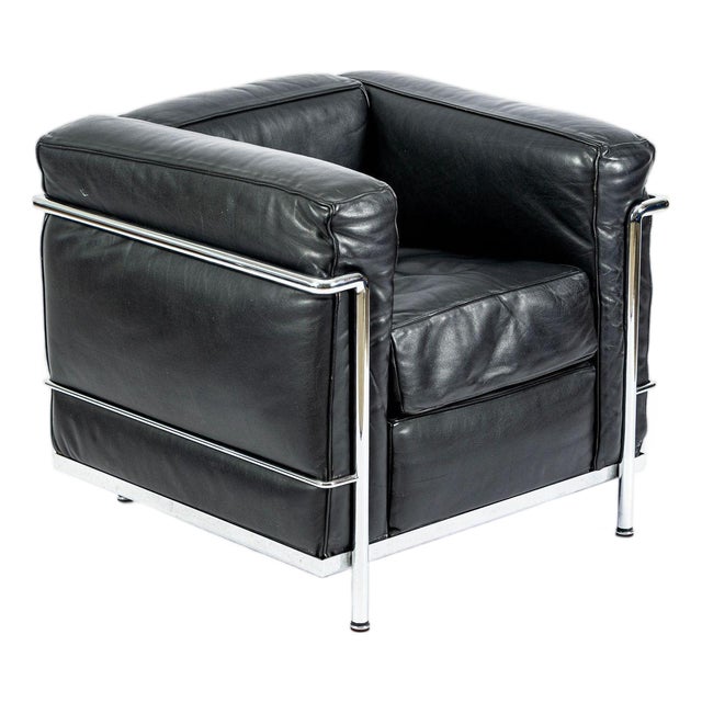 Authentic Cassina Lc2 Black Leather Petit Lounge Chair by Le Corbusier, 4x Avail For Sale