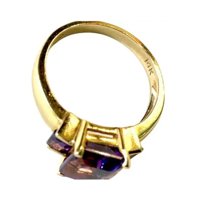 Mid 20th Century 14k Gold and Amethyst Cocktail Ring For Sale - Image 5 of 6