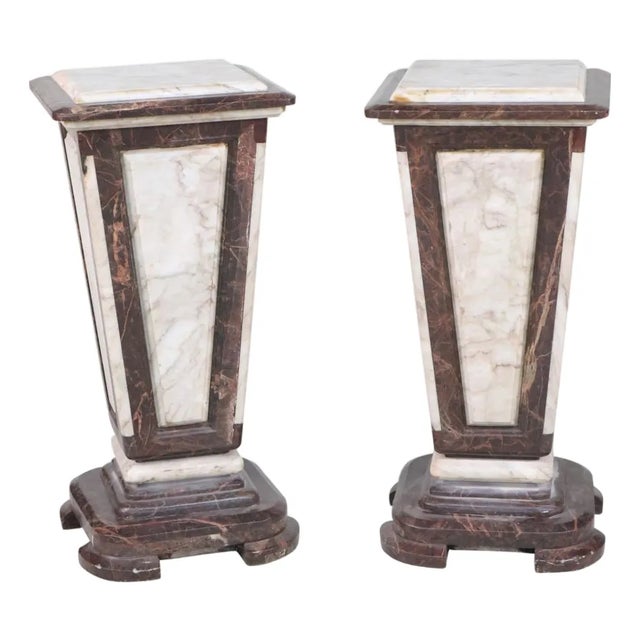 Pair of Early 20th Century Neoclassical Variegated Marble Pedestals, 31.5" For Sale